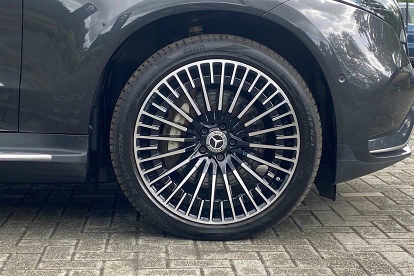 Mercedes-Benz EQC 400 300Kw Amg Line Premium 80Kwh Grey #3
