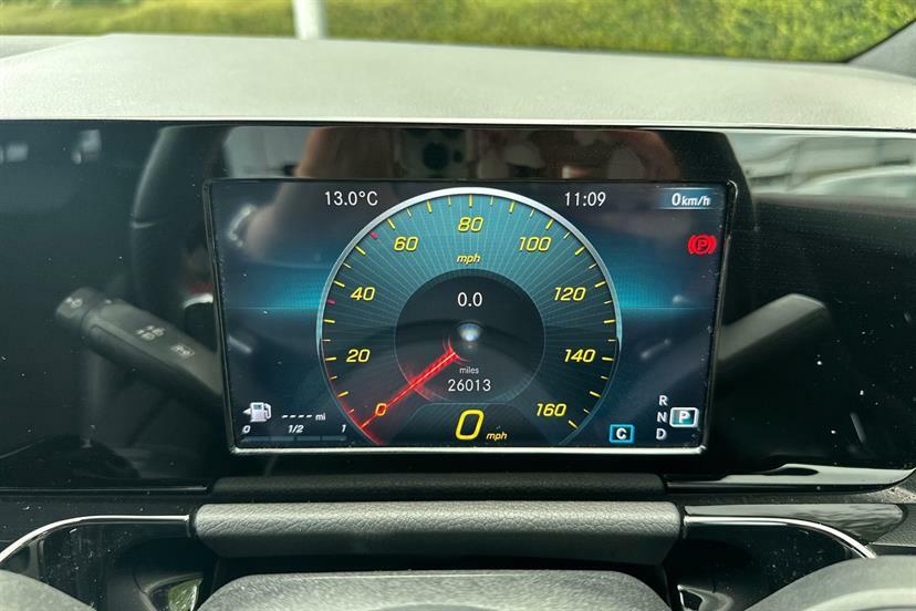Mercedes-Benz GLA Class 180 Amg Line Black #6