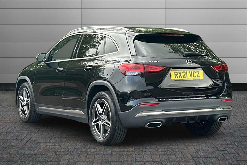 Mercedes-Benz GLA Class 180 Amg Line Black #2