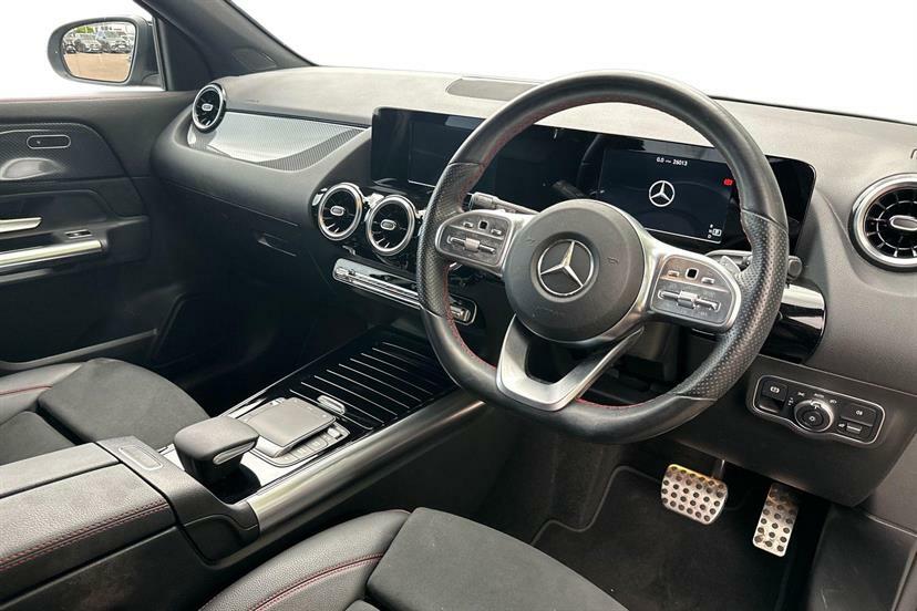 Mercedes-Benz GLA Class 180 Amg Line Black #5