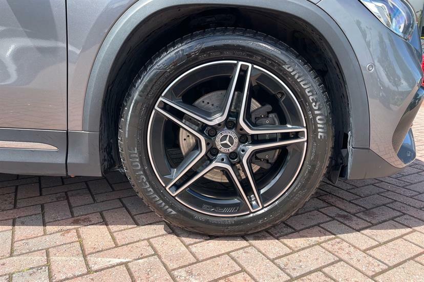 Mercedes-Benz GLA Class 200 Amg Line Premium Grey #4