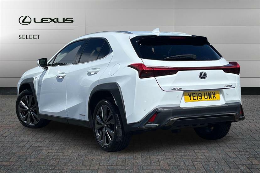 Lexus UX 250H E4 2.0 F-sport Cvt Takumi Pack White #3