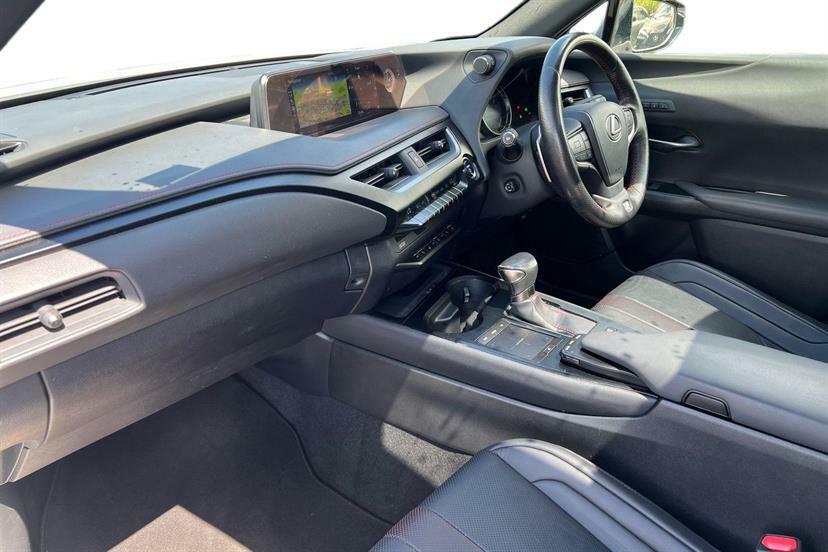Lexus UX 250H E4 2.0 F-sport Cvt Takumi Pack White #2