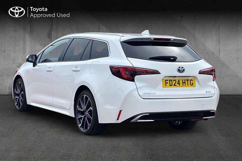 Toyota Corolla 1.8 Hybrid Excel Cvt White #4