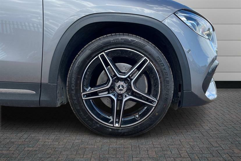 Mercedes-Benz GLA Class 200 Amg Line Premium Grey #4