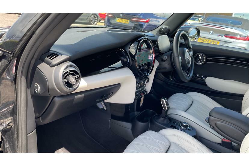 Mini Convertible 2.0 John Cooper Works Black #6