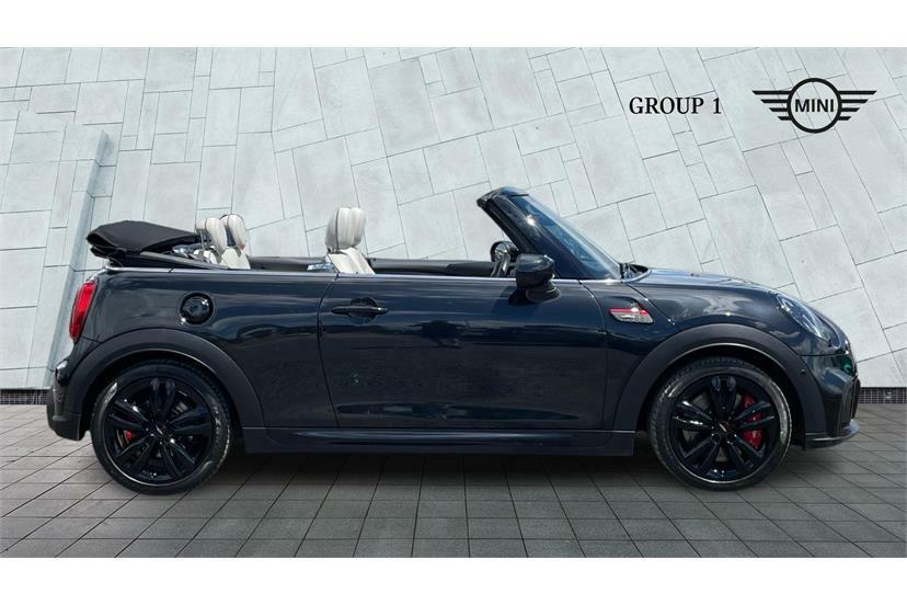 Mini Convertible 2.0 John Cooper Works Black #2