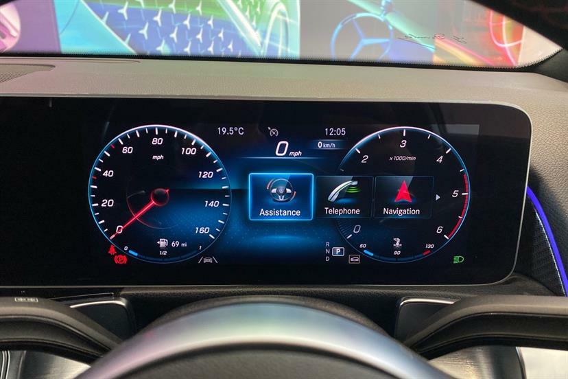 Mercedes-Benz GLB Class Glb 220 Amg Line Premium D 4Matic White #32