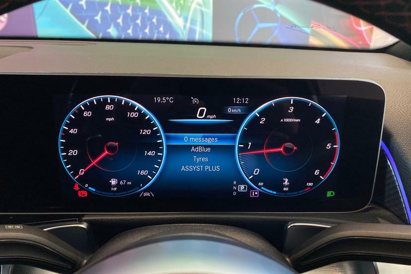 Mercedes-Benz GLB Class Glb 220 Amg Line Premium D 4Matic White #55