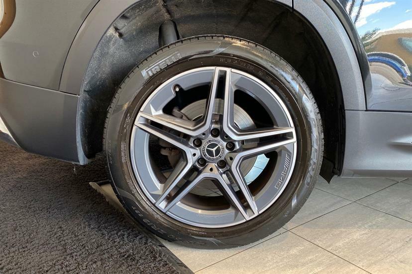 Mercedes-Benz GLB Class 220D 4Matic Amg Line Premium 8G-tronic Black #4