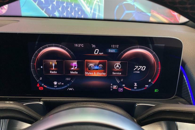 Mercedes-Benz GLB Class Glb 220 Amg Line Premium D 4Matic White #57