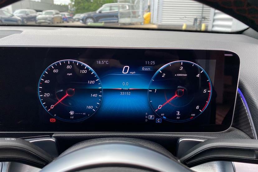 Mercedes-Benz GLB Class 220D 4Matic Amg Line Premium 8G-tronic Black #6