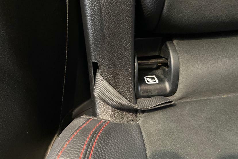 Mercedes-Benz GLB Class White #35
