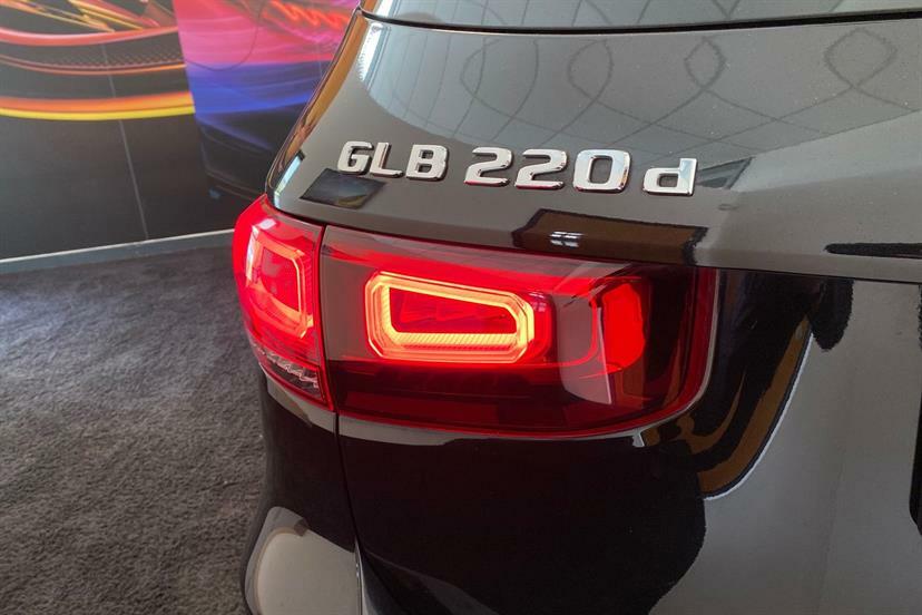 Mercedes-Benz GLB Class Glb 220 Amg Line Premium D 4Matic White #28