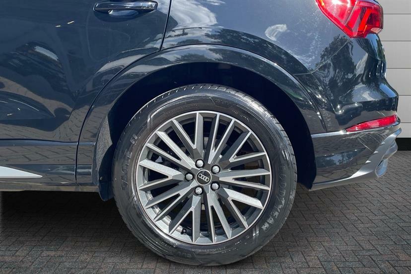 Audi Q3 35 Tfsi S Line S Tronic Black #4