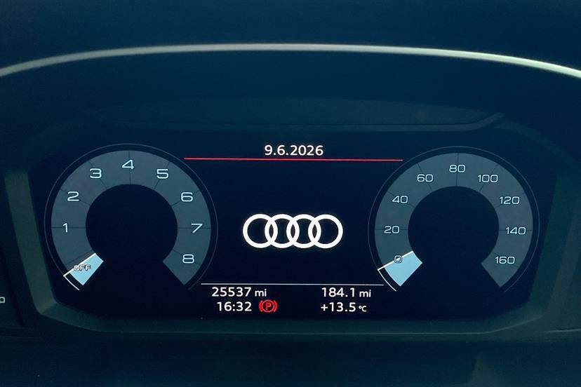Audi Q3 35 Tfsi S Line S Tronic Black #6