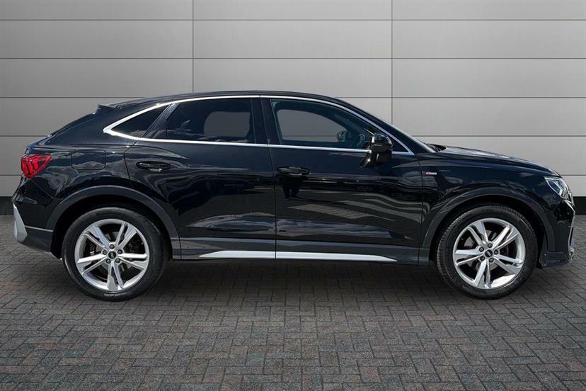 Audi Q3 35 Tfsi S Line S Tronic Comfortsound Pack Black #4