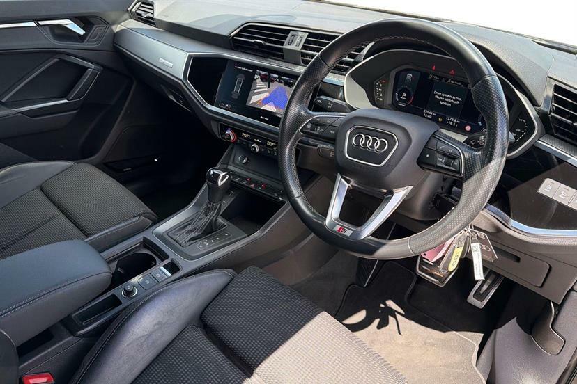 Audi Q3 35 Tfsi S Line S Tronic Comfortsound Pack Black #6