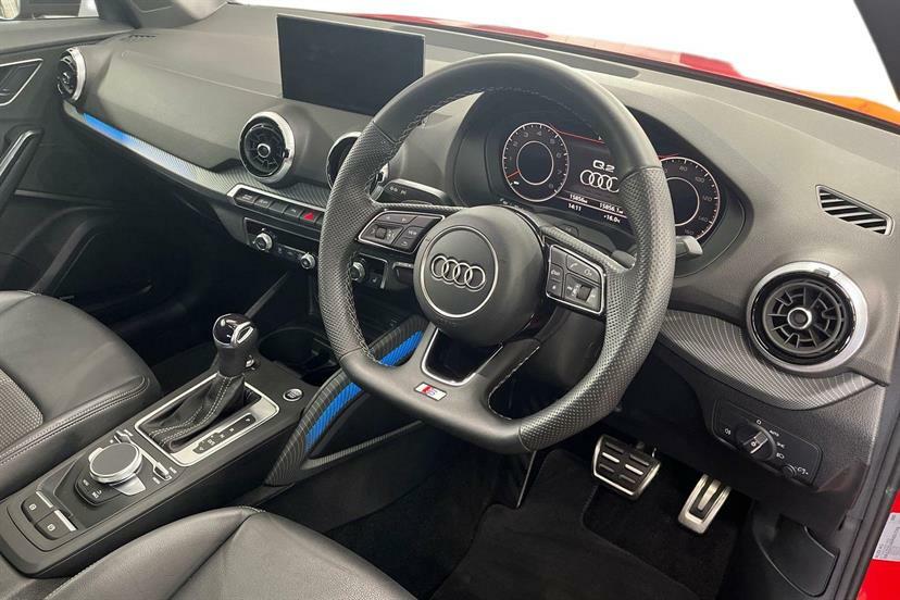 Audi Q2 35 Tfsi Black Edition S Tronic Tech Pro Red #5