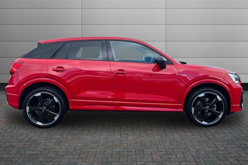Audi Q2 35 Tfsi Black Edition S Tronic Tech Pro Red #3