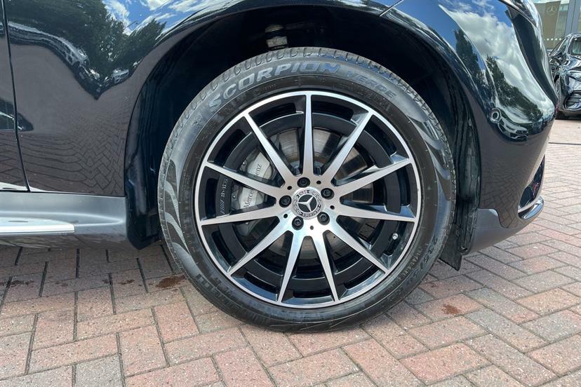 Mercedes-Benz EQC 400 300Kw Amg Line Edition 80Kwh Black #4