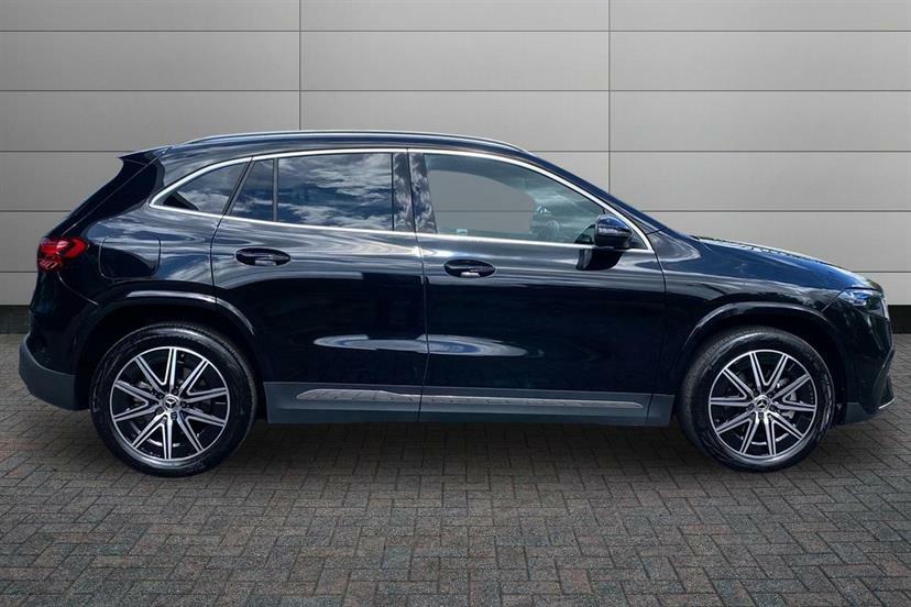 Mercedes-Benz EQA 250 140Kw Amg Line Executive 70.5Kwh Black #3
