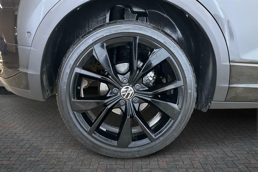 Volkswagen T-Roc 1.5 Tsi Black Edition Plus Dsg Black #4