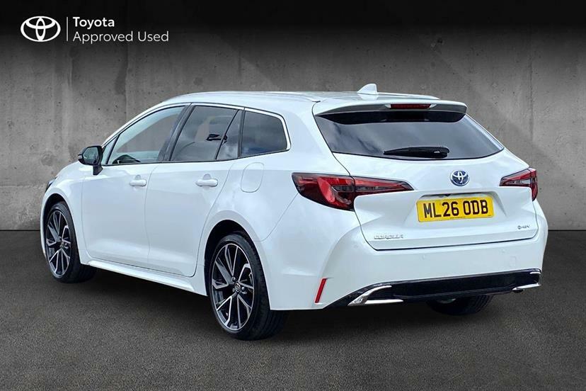 Toyota Corolla 1.8 Hybrid Excel Cvt White #4