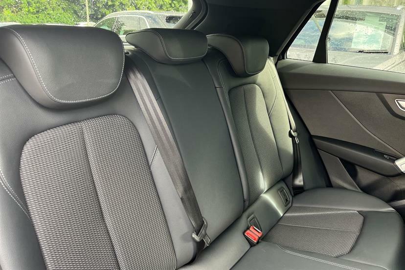 Audi Q2 35 Tfsi Black Edition S Tronic Tech 2026 Grey #12