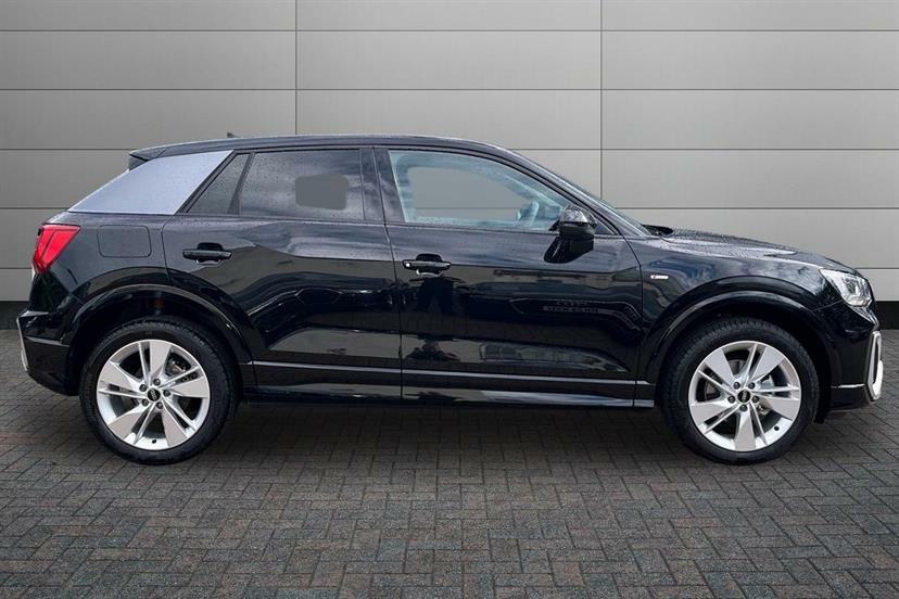 Audi Q2 35 Tfsi S Line S Tronic Cs Black #3