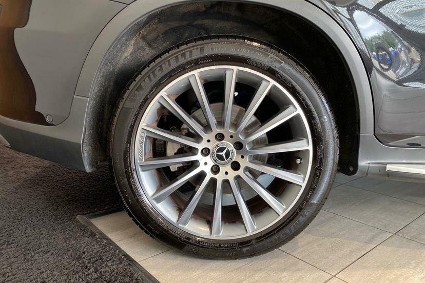 Mercedes-Benz GLC Class 220D 4Matic Amg Line Premium 9G-tronic Black #3