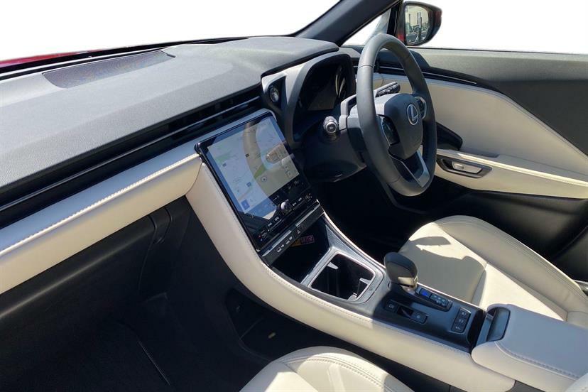 Lexus LBX 1.5 Premium Plus E-cvt #2