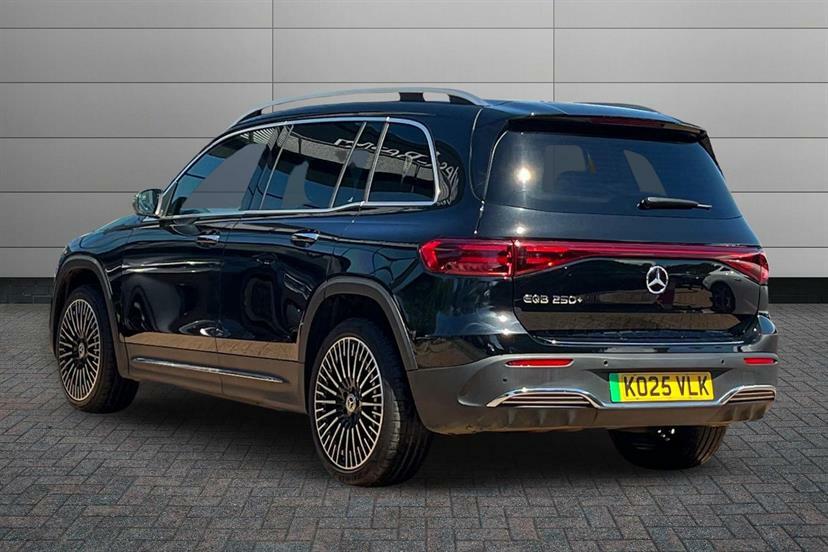 Mercedes-Benz EQB 250 140Kw Amg Line Premium 70.5Kwh Black #2
