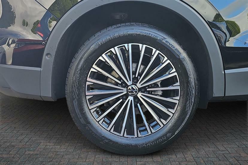 Volkswagen Tiguan 1.5 Etsi 150 Life Dsg Black #4
