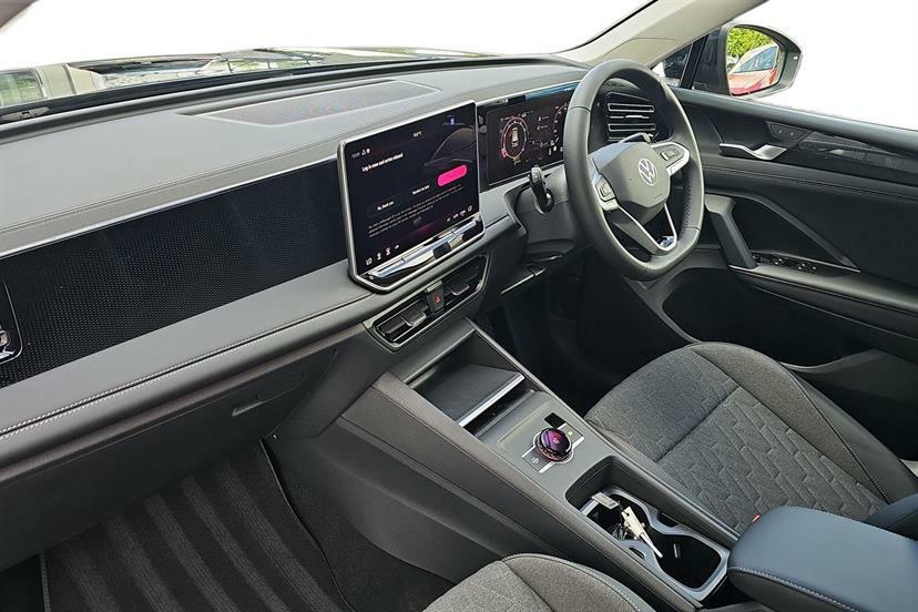 Volkswagen Tiguan 1.5 Etsi 150 Life Dsg Black #2