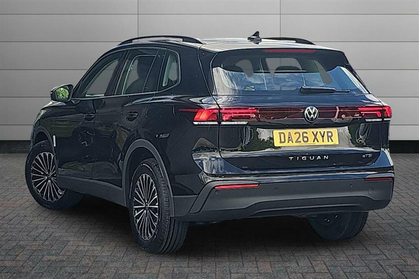 Volkswagen Tiguan 1.5 Etsi 150 Life Dsg Black #3