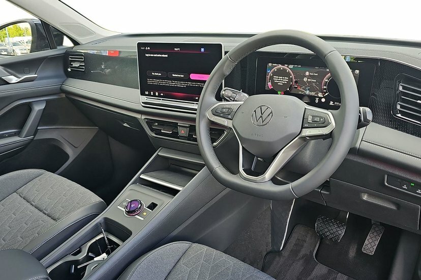 Volkswagen Tiguan 1.5 Etsi 150 Life Dsg DA26XYR Black #6