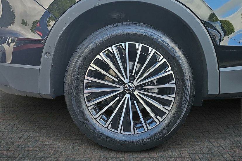 Volkswagen Tiguan 1.5 Etsi 150 Life Dsg DA26XYR Black #5