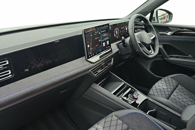 Volkswagen Tiguan 1.5 Etsi Mhev R-line Suv Hybrid Dsg 15 DF75UHN White #2