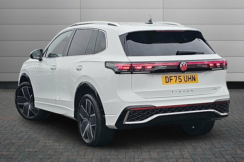 Volkswagen Tiguan 1.5 Etsi Mhev R-line Suv Hybrid Dsg 15 DF75UHN White #3