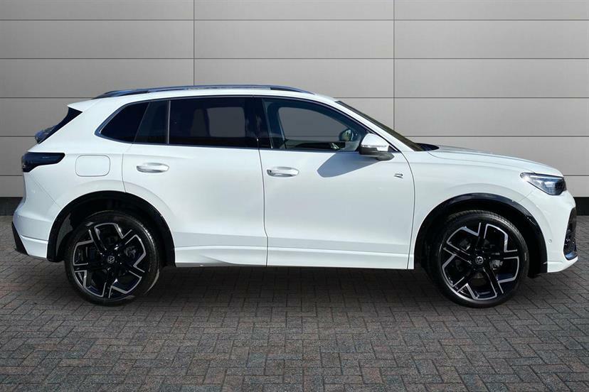 Volkswagen Tiguan 1.5 Etsi 150 R-line Dsg White #4