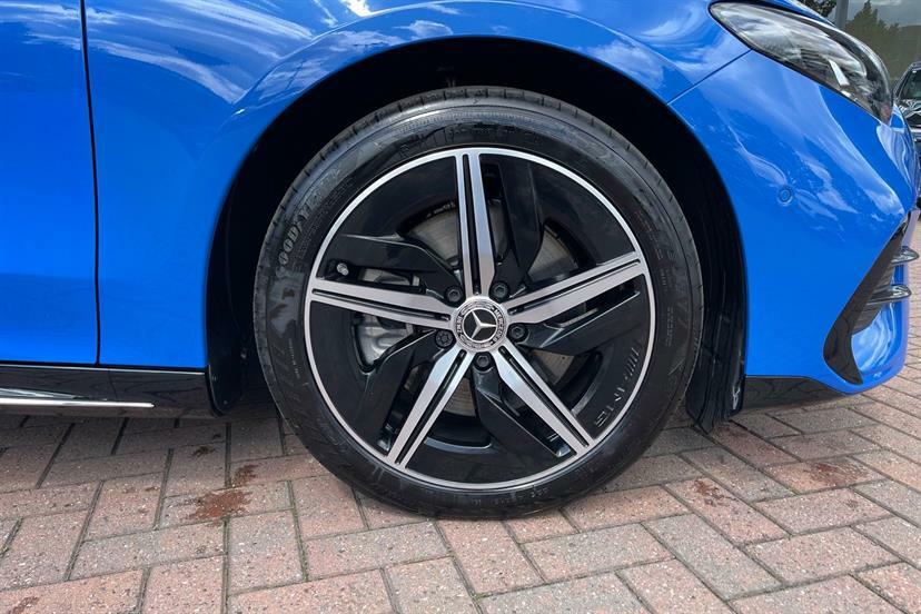 Mercedes-Benz CLA Class 200 Sport Executive Tip White #4