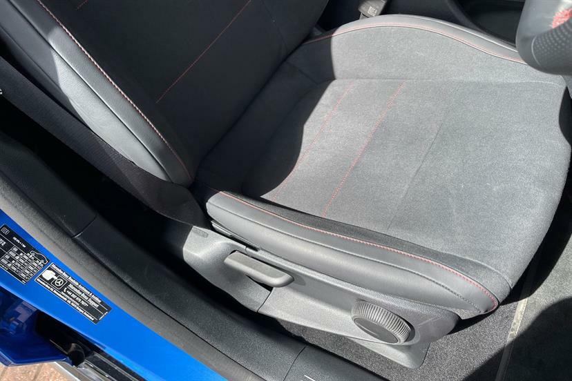 Mercedes-Benz CLA Class 200 Sport Executive Tip White #20