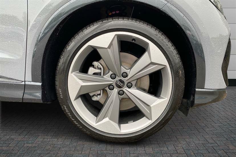 Audi Q4 E Tron 210Kw 45 82Kwh Black Edition Grey #3