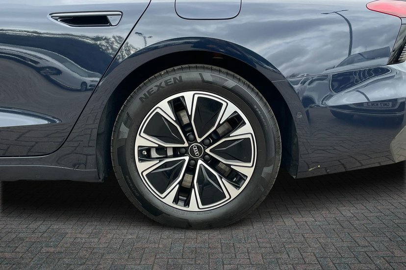 Audi A6 Avant 2.0 E-hybrid 25.9Kwh Sport Estate Plug- VK26TXD Blue #5