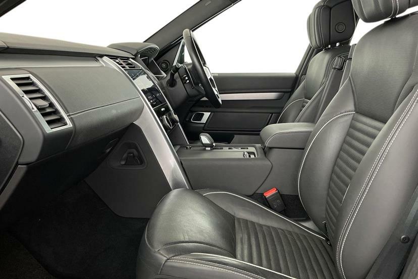 Land Rover Discovery 3.0 D300 Dynamic Hse Black #3