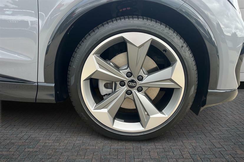 Audi Q4 E Tron 210Kw 45 82Kwh Black Edition Grey #5