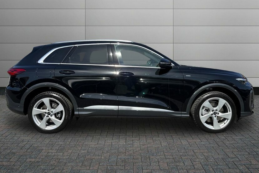 Audi Q5 2.0 E-hybrid 25.9Kwh S Line Suv Plug-in EO26WKU Black #4