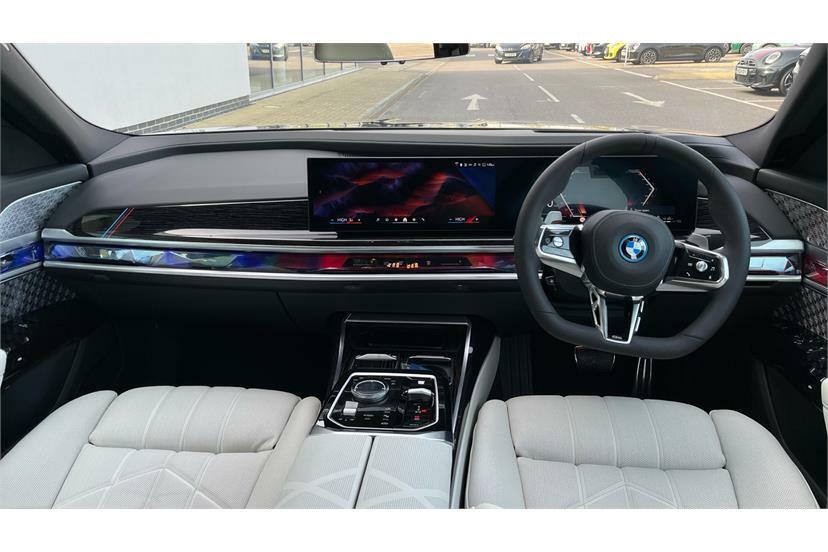 BMW 7 Series 750E Xdrive M Sport Black #4