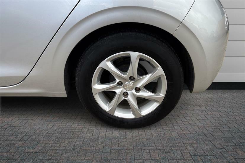 Peugeot 208 1.2 Puretech 82 Active Silver #5